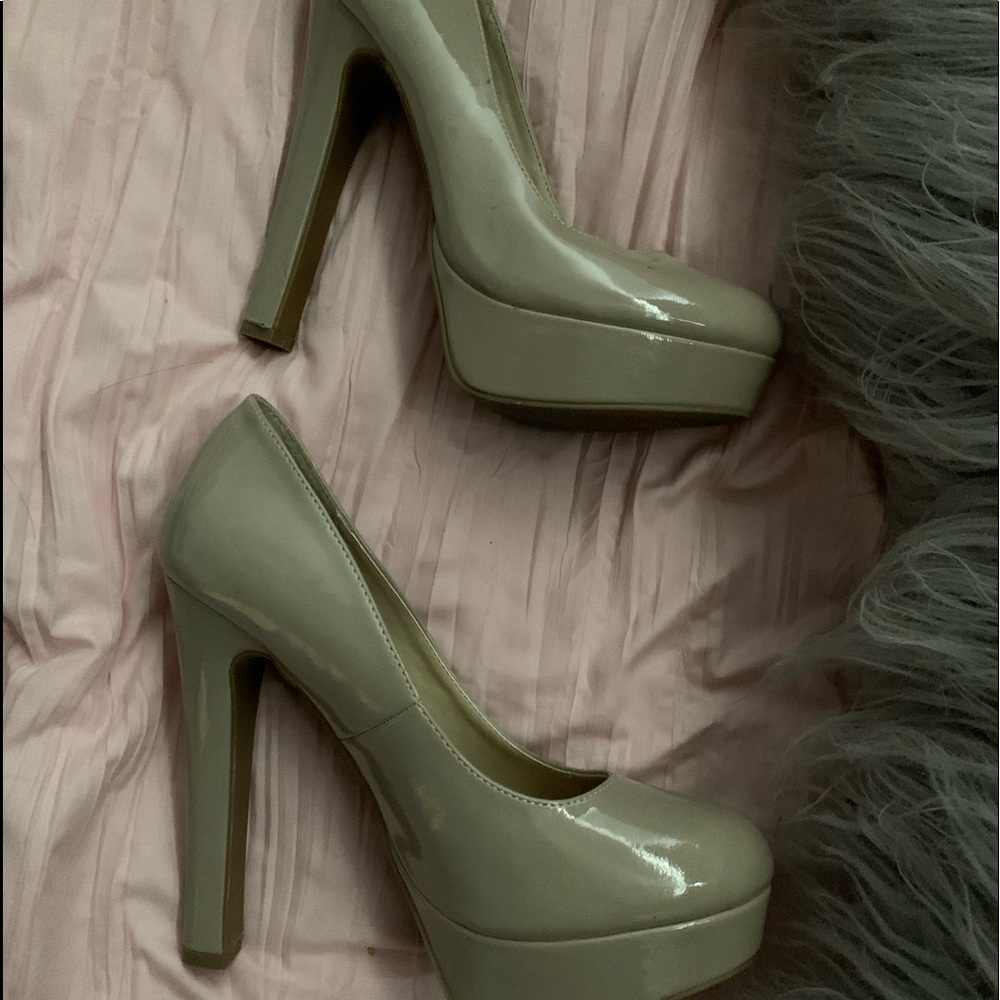 Beautiful Patton tan heels.